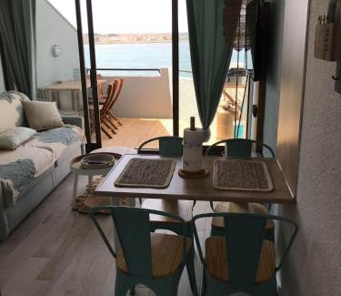 Le Barcares Apartment | Ile du Cap Couladère - Vue magnifique lac marin - Baignoire Jaccuzi - Complexe piscine, sportif, animations