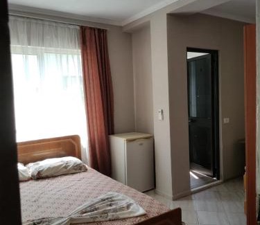 Durres House | Ilirida-Swimming pool & garden view rooms for rent