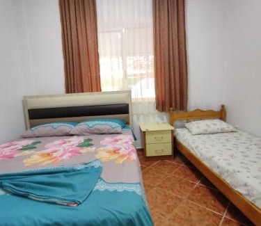 Durres House | Ilirida-Swimming pool & garden view rooms for rent