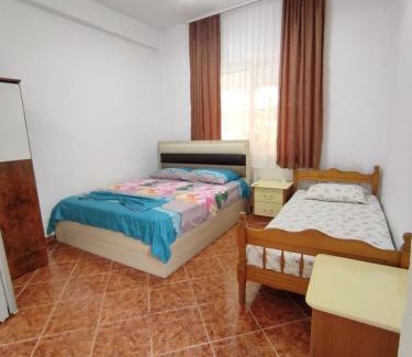 Durres House | Ilirida-Swimming pool & garden view rooms for rent