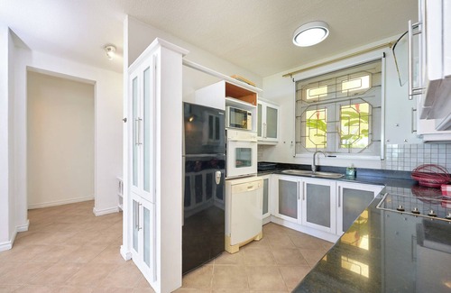 Grand-Baie Apartment | Ilot Bleu, beachfront flat, centre of Grand Baie