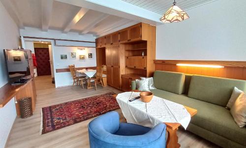 Steindorf am Ossiacher See Apartment | ILSE Seeblick Appartement Haus Hänsel u Gretel am Ossiacher See mit direktem Seezugang, Hallenbad