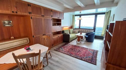 Steindorf am Ossiacher See Apartment | ILSE Seeblick Appartement Haus Hänsel u Gretel am Ossiacher See mit direktem Seezugang, Hallenbad