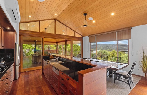 Hamilton Island House | Iluka Luxury House Hamilton Island - private pool, 2 golf buggies and transfers