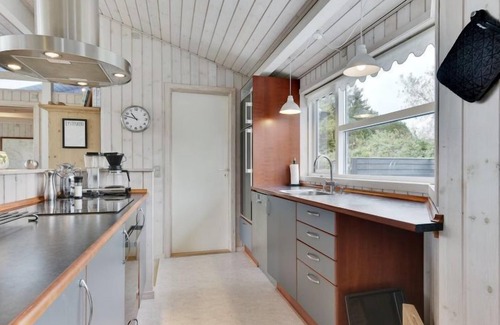 Vemmenæs House | "Ilze" - 300m from the sea by Interhome