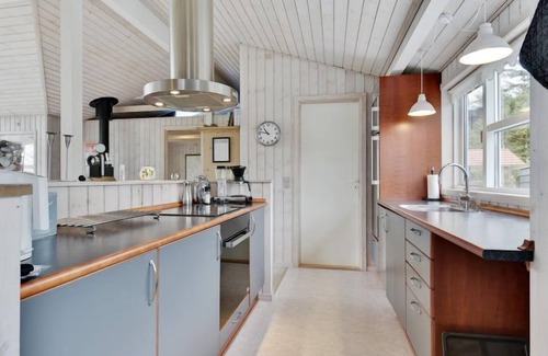 Vemmenæs House | "Ilze" - 300m from the sea by Interhome