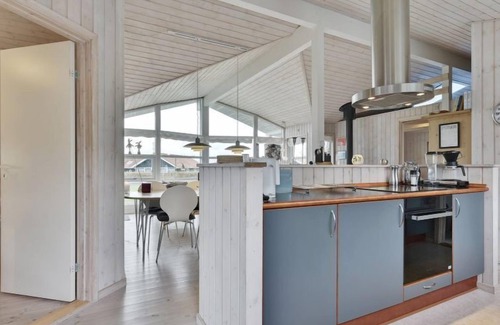 Vemmenæs House | "Ilze" - 300m from the sea by Interhome