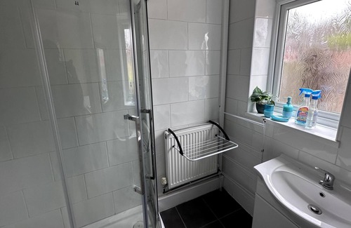 Walsall House | Immaculate 3-Bed House in Walsall
