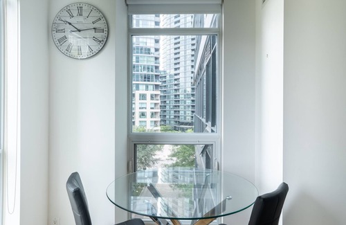 Fort York Condo | IMMACULATE CONDO | MINUTES FROM DOWNTOWN TORONTO |