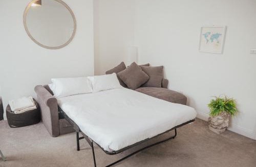 Bournemouth City Centre Apartment | Immaculate luxury apartment 700 mtrs from the beach