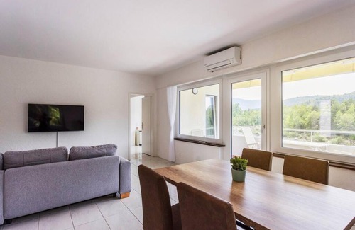 Locarno House | Immersi nella natura con accesso al fiume maggia