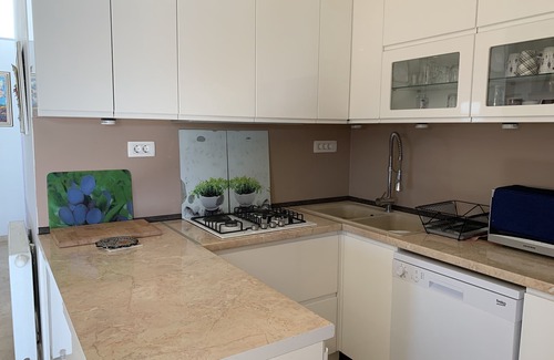Imotski House | IMOTSKI am Blauen See Apartment 150m2 3x bedroom, 2 1/2x bathroom, 6+2 pool, sauna