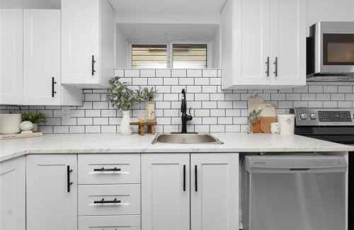 Walkerville Apartment | Impecable 2 Bedroom in Windsor