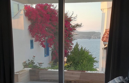 Geris Villa | Impeccable 2-Bed Villa with spectacular view