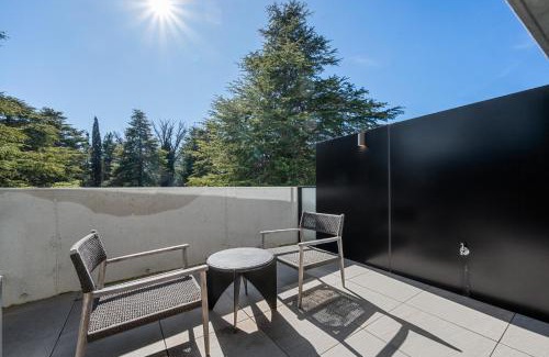 Braddon Apartment | Impeccable Braddon Studio with Outdoor Dining
