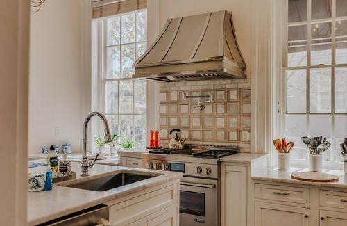 Historic Downtown Savannah House | Impeccable Luxury Mansion on Lovely, Quiet Pulaski Square by Lucky Savannah