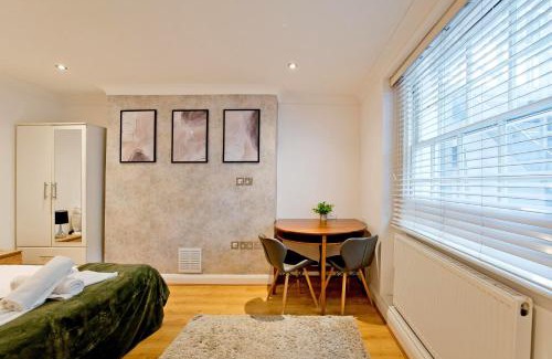 Kings Cross St. Pancras Apartment | Imperial Argyle Square Apartment