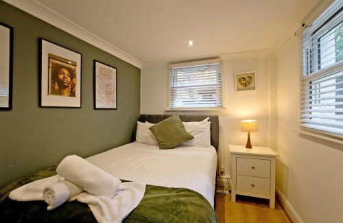 Kings Cross St. Pancras Apartment | Imperial Argyle Square Apartment