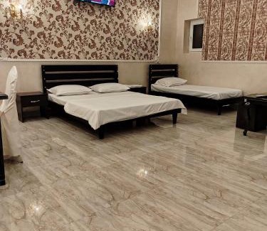 Parakar Hotel | Imperial Palace Hotel EVN