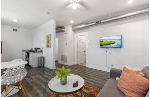 Tobin Hill Apartment | Impressive Cozy Historic 2BR Apt Near Downtown