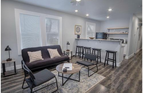 Tobin Hill Apartment | Impressive Cozy Historic 3BR Apt Near Downtown