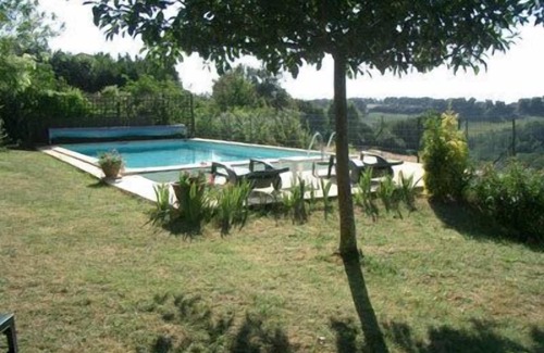 Monjoi House | In a listed village, half-timbered house overlooking a wooded valley