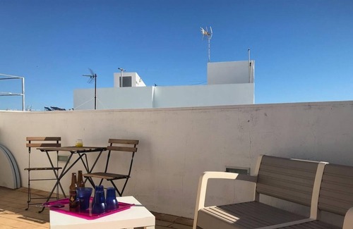 Conil de la Frontera City Center Cottage | In a very attractive location with a light and friendly atmosphere, sleeps 2-4.