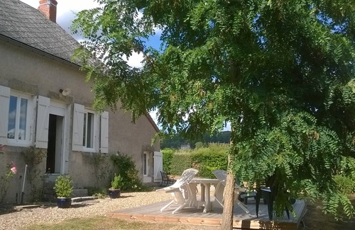 Jailly Cottage | In JAILLY The gîte is in the meadow ... Bed and Breakfast