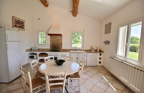 Cabrieres-d'Avignon House | In PROVENCE, Face IN LUBERON, A LITTLE PIECE OF PARADISE, PRIVATE VILLA FOR 6 Pers