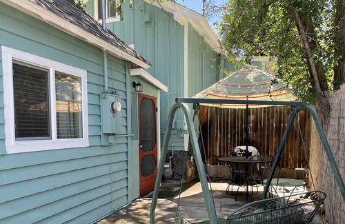 Nob Hill Cottage | In Quiet Historic District 2 Blocks to the Square