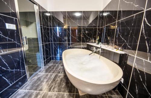 Roznov Pod Radhostem Hotel | In Spirit, hotel v Rožnovském pivovaru - Pivní Lázně, Wellness & Čokoládovna