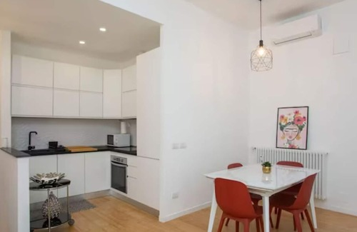 Chinatown Apartment | In the center of Milan, a cozy one bedroom apartment that has just been renovated - 10 minutes from the metro