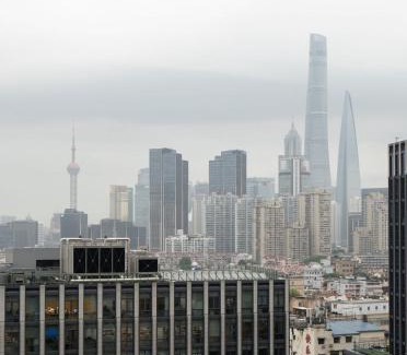 Huangpu Apartment | In the City of Center with Bund View and Orient-al Pearl TV Tower View