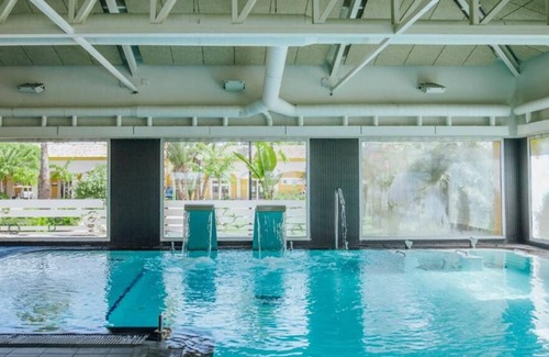 Crevillente House | In the heart of Costa Blanca! TWO Modern Cabins, Indoor and Outdoor Pools, Spa!