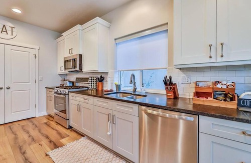 Herriman House | In the HEART of Herriman! RENT this entire HOME!