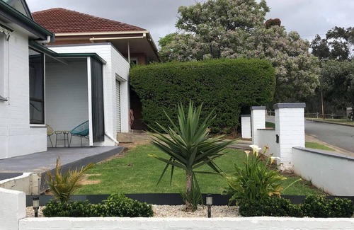 Port Lincoln House | In the Heart of Lincoln