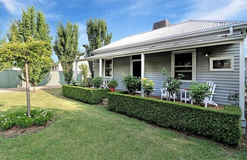 Mansfield House | In the Heart of Mansfield - Perfect for Large Families