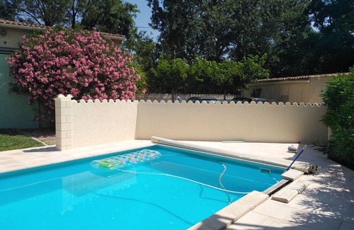Senas House | IN THE HEART OF PROVENCE, NEAR TO EVERYTHING, PRIVATE SWIMMING POOL, 8 to 10p.