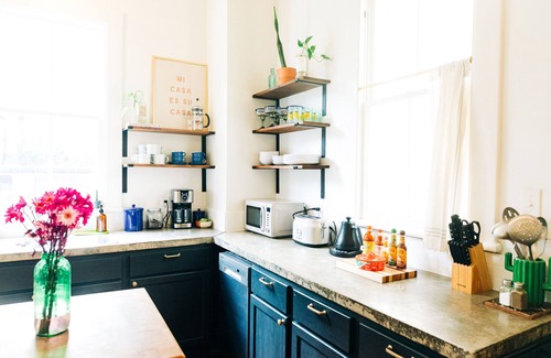 Midtown House | In the Heart of Savannah's Starland District/3 Bedroom Bungalow. Pet Friendly!