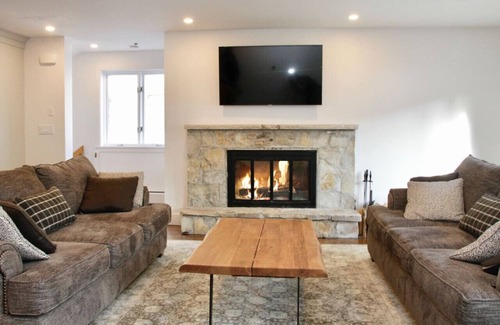 Stratton Mountain House | In the Heart of Stratton Village Square