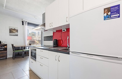 Melbourne Central Business District Apartment | In the Heart of the City – Quaint Studio in the Prime Location!