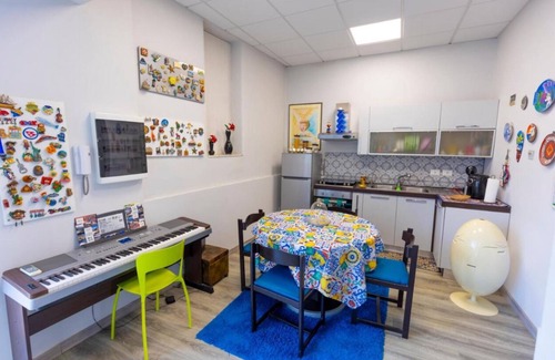Trecastagni House | In the main square modern house