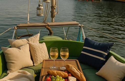 Trosso Boat Rental | In the middle of city life - on a small boat in Karlskrona