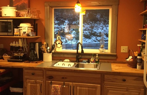 Tillamook Cottage | In the Tillamook Forest is Porcupine Cottage on the Trask River