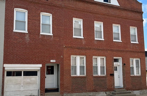 Washington House | In Town, 2 blocks from shops, restaurants and train station!