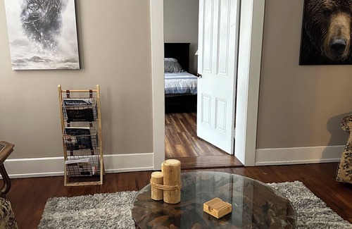 Washington House | In Town, 2 blocks from shops, restaurants and train station!