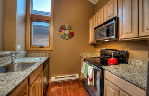 Warrior's Mark Condo | In Town Vacation Rental within Walking Distance to Slopes, Bike Trails & Main St