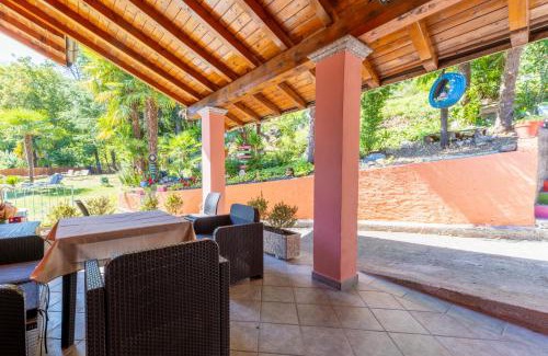 Azzano House | Ina's Lake Garden Nicolas Suite