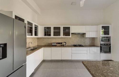 Anjuna House | Inaari - 5BR w Private Pool 5km to Anjuna Beach