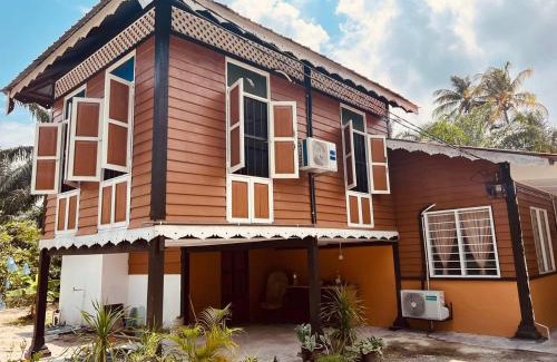 Sekinchan Apartment | Inap Desa R'Sawit Pintu A